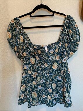 Shyanne Green Floral Puff-Sleeve Peplum Top
